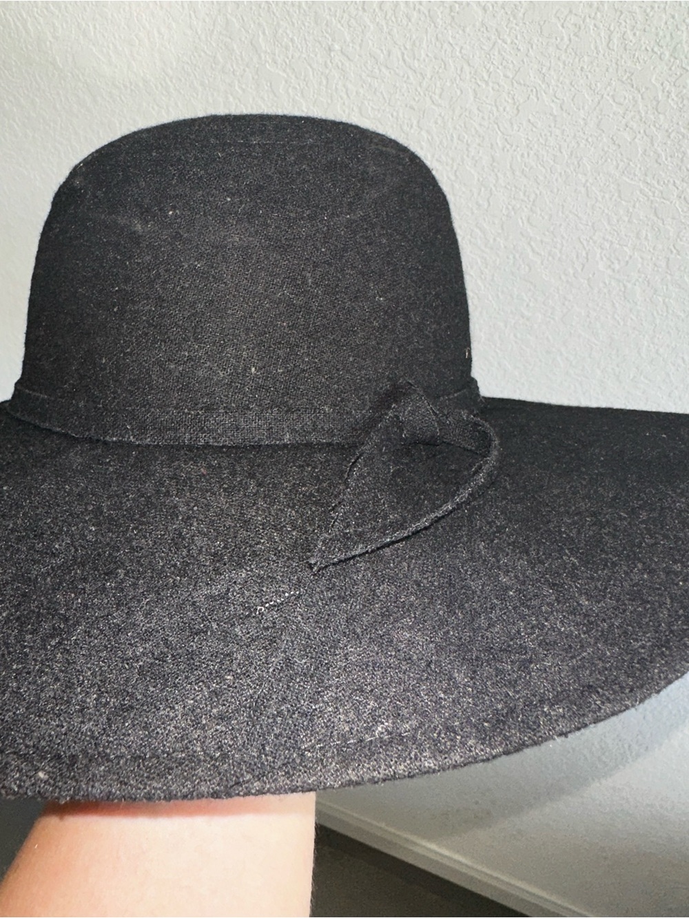 Classic Black Women's Wool Cloche Hat - Picture 4 of 7